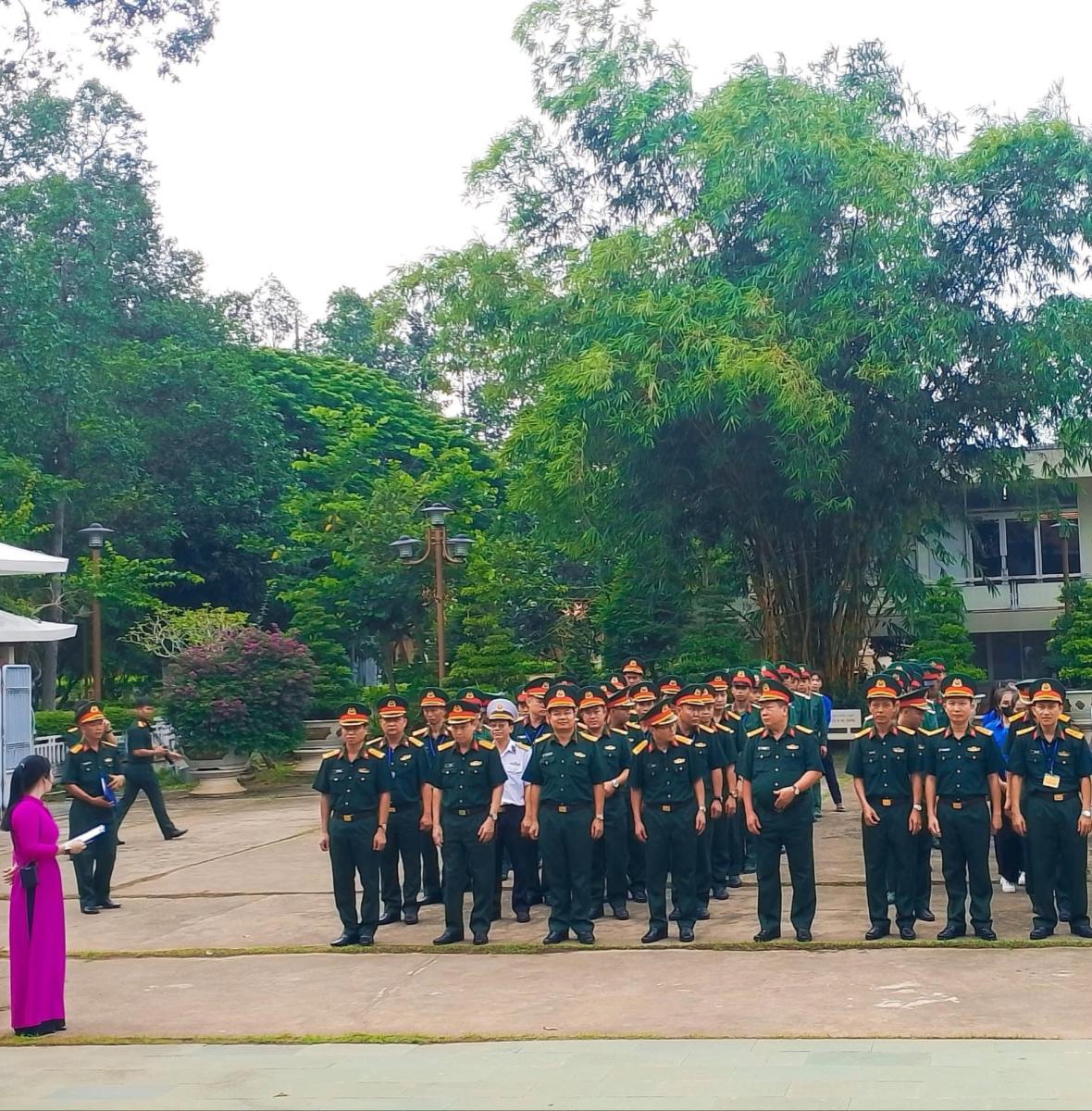 “Tuổi trẻ các trung, lữ đoàn trong Lực lượng vũ trang Quân Khu 9” năm 2024 dâng hoa, dâng hương Cụ Phó Bảng Nguyễn Sinh Sắc