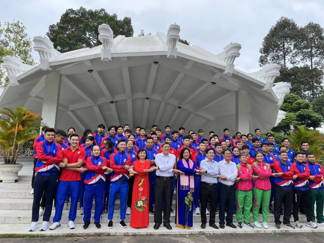 Đoàn thể thao tỉnh Đồng Tháp báo công kết quả tham dự Đại hội thể thao toàn quốc lần thứ IX năm 2022 tại Khu Di tích Nguyễn Sinh Sắc
